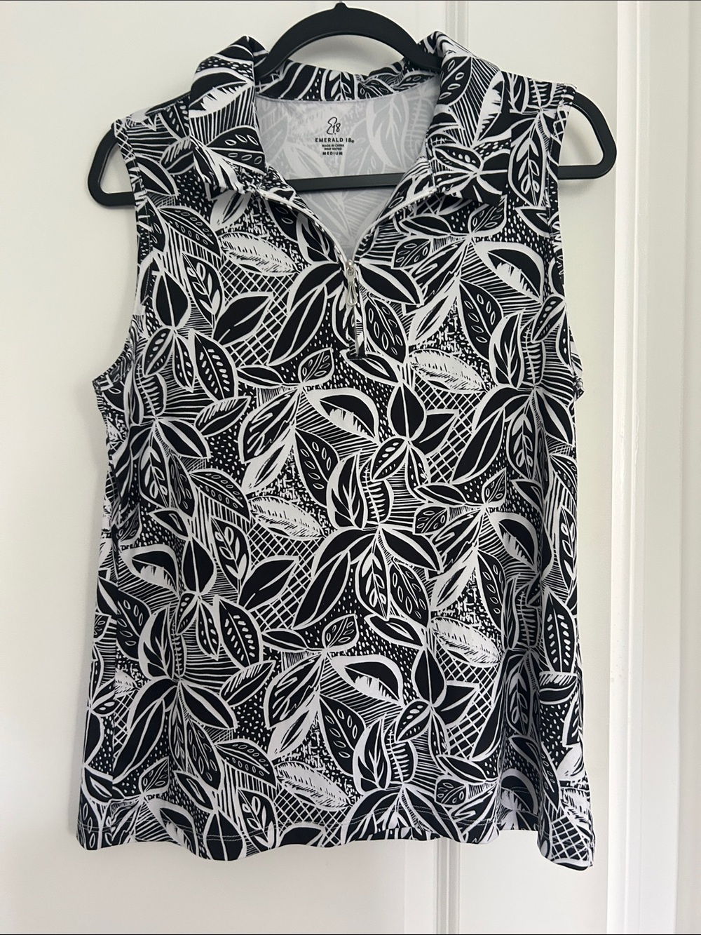 Emerald Sleeveless Zip Polo Golf Tank - Black & White Leaf Pattern